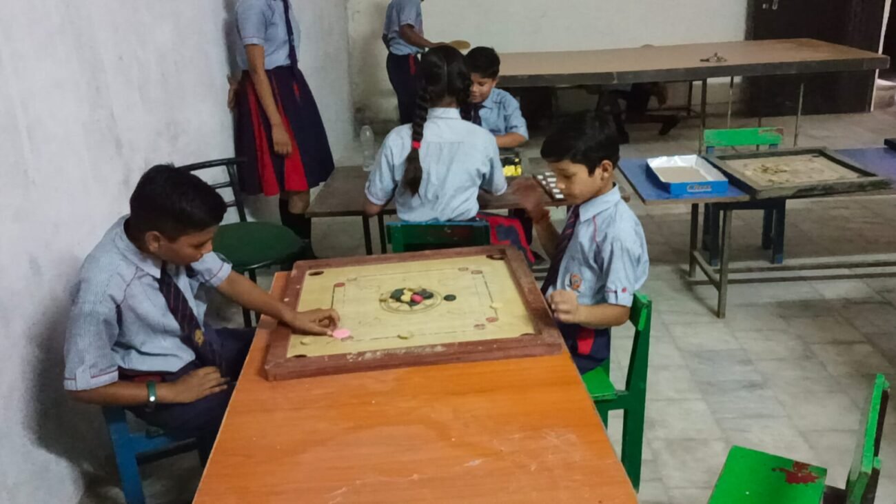 Indoor Games (Carrom)